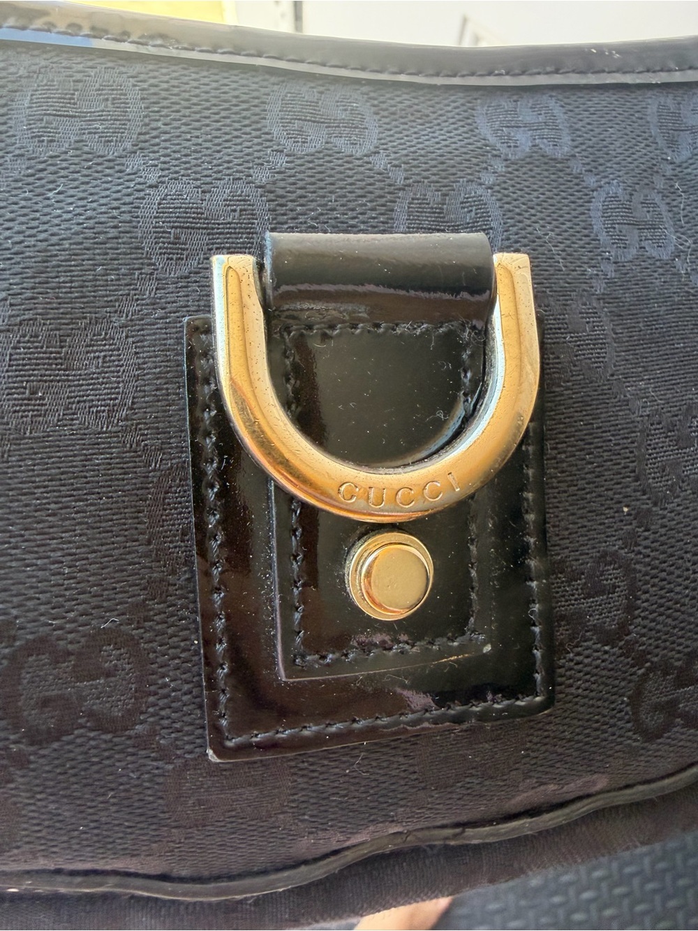 Gucci Black Shoulder Bag with Gold D-Ring Accent - Picture 4 of 10
